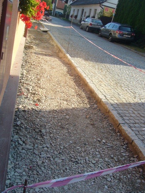chodník 2